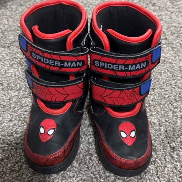 Spider-Man toddler boots size 9 - Picture 2 of 2